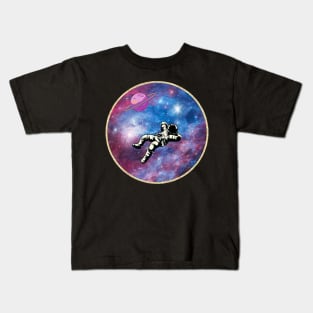 Astronaut in the space - Space Artwork Kids T-Shirt